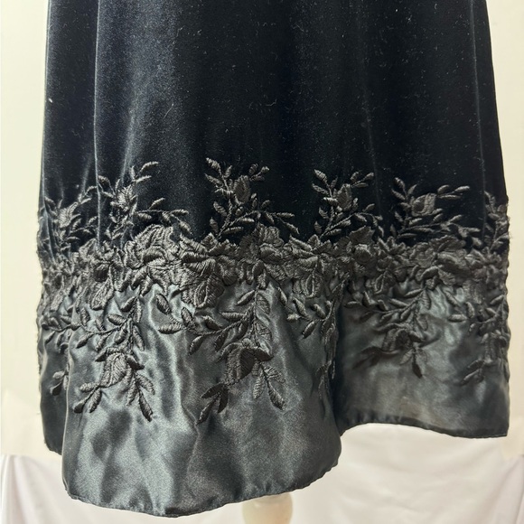 Vintage Dentelle Size Large Black Stretch Velvet Embroidered Gown Slip Dress - Picture 4 of 7